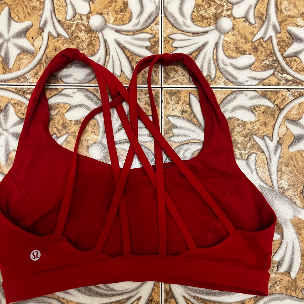 Lululemon sports bra size 6